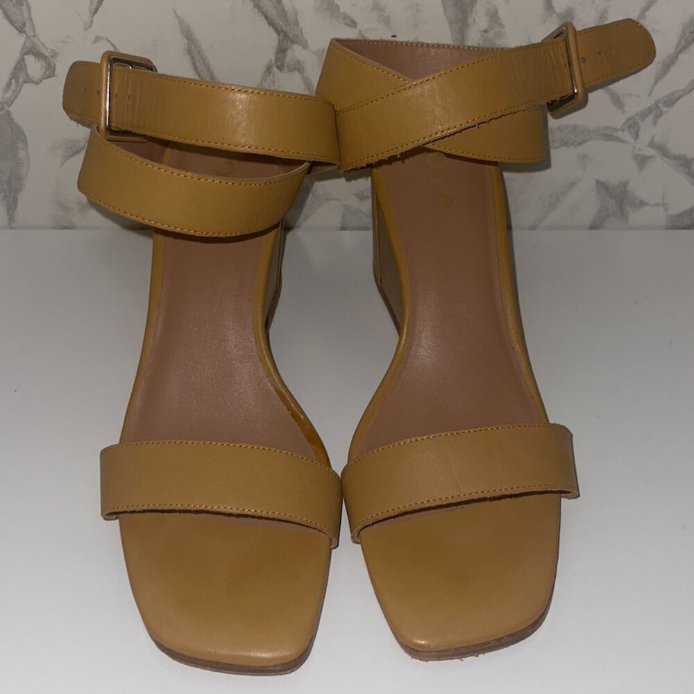 Joie Bayley Leather Sandals in color "Natural" size US 9